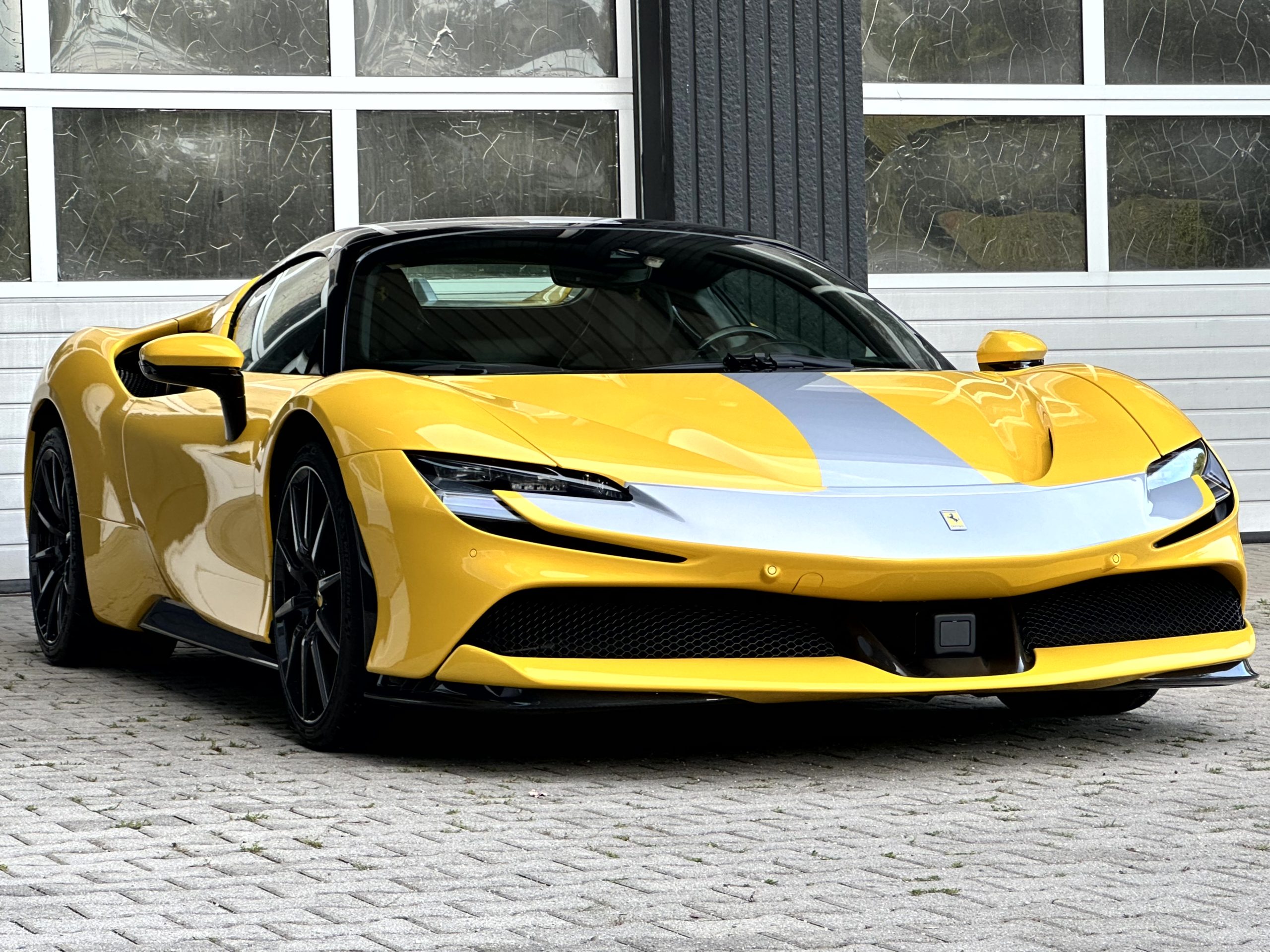 Ferrari SF90 Spider Assetto Fiorano Carbon