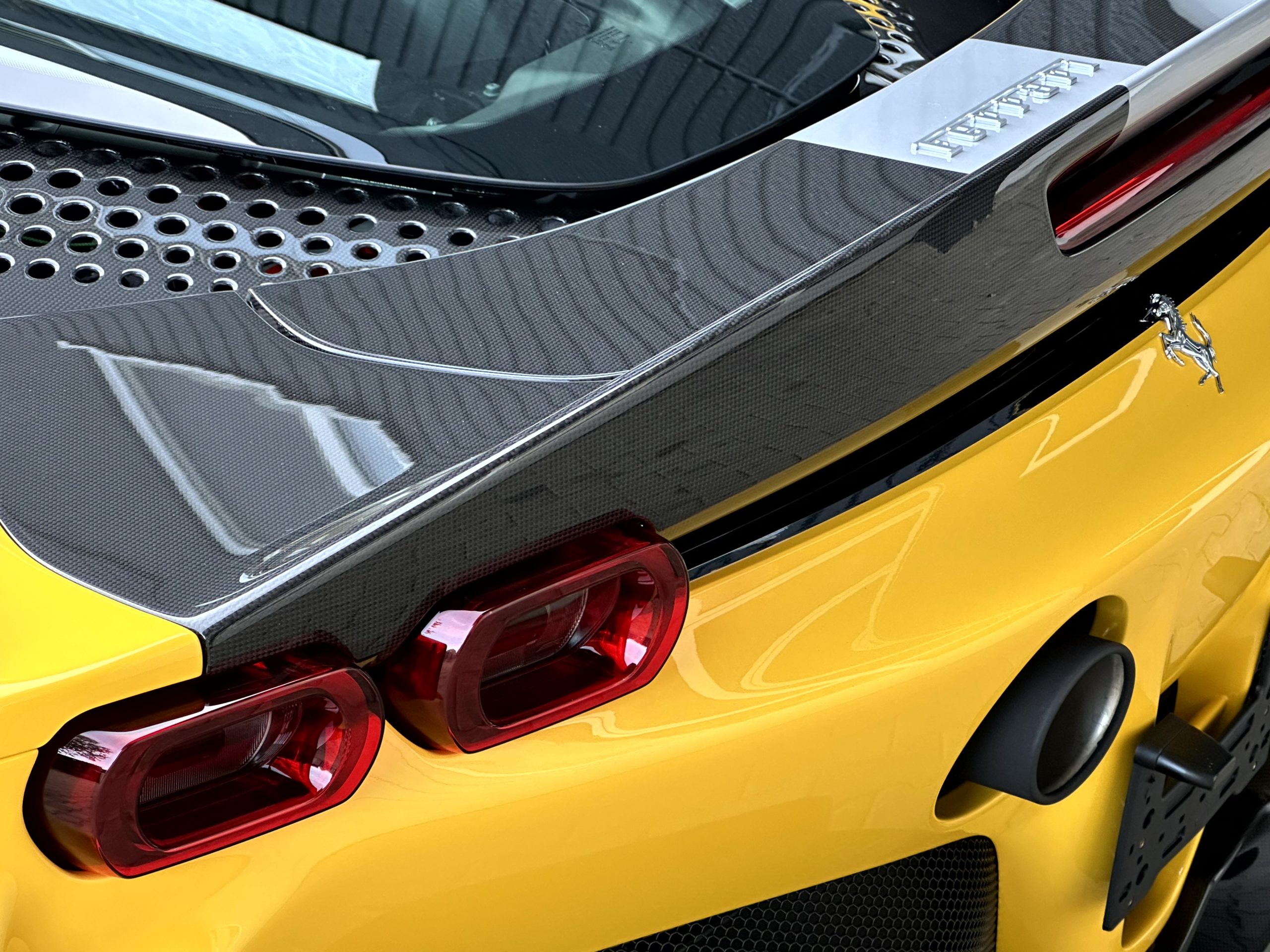 Ferrari SF90 Spider Assetto Fiorano Carbon