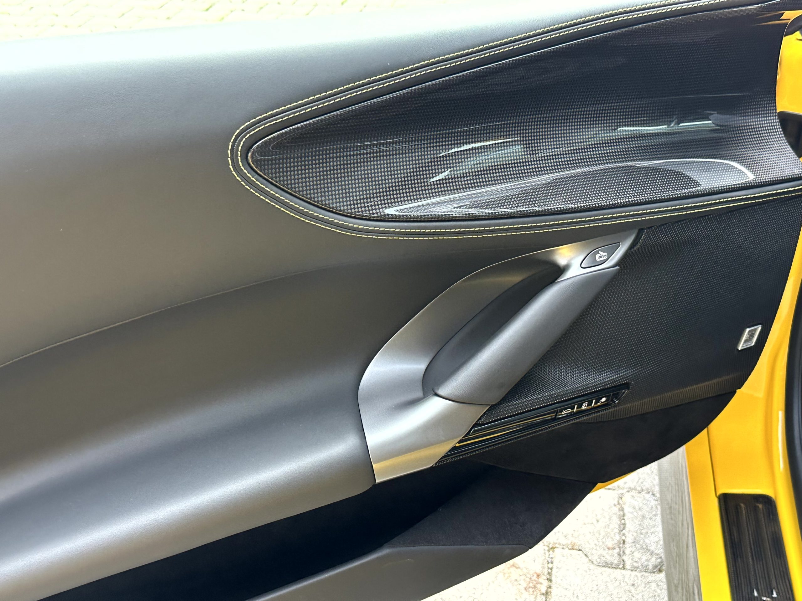 Ferrari SF90 Spider Assetto Fiorano Carbon