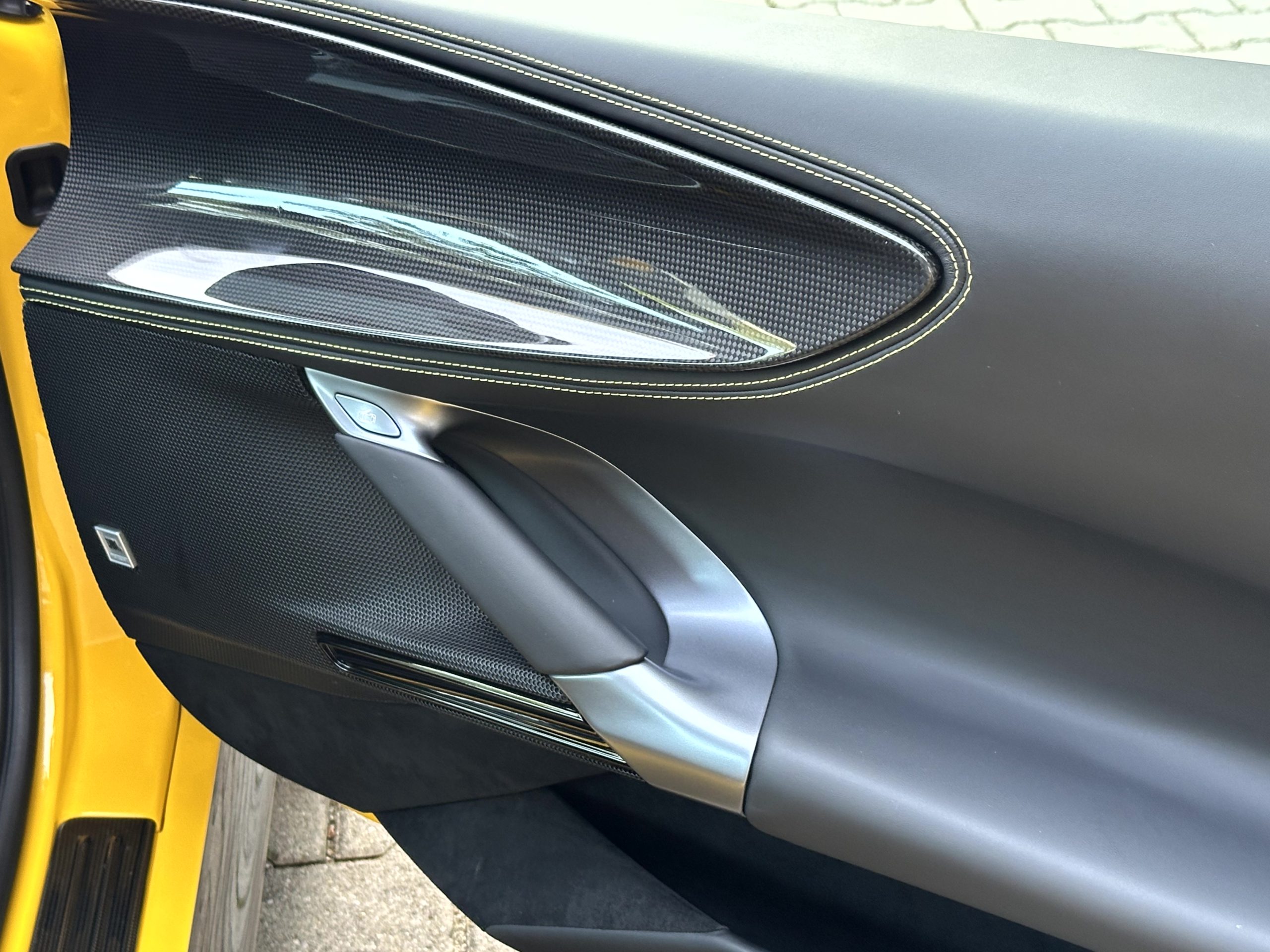 Ferrari SF90 Spider Assetto Fiorano Carbon