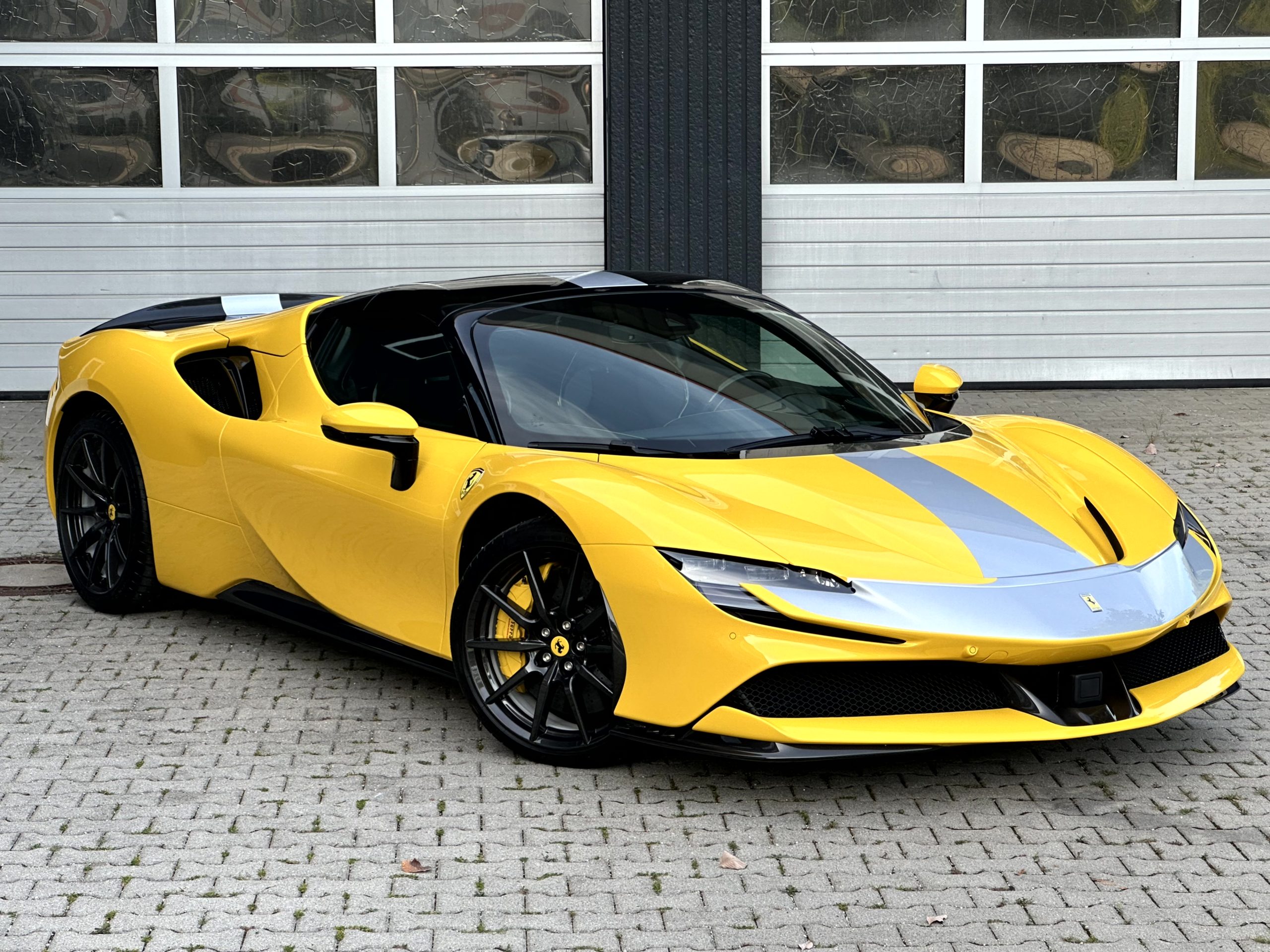 Ferrari SF90 Spider Assetto Fiorano Carbon