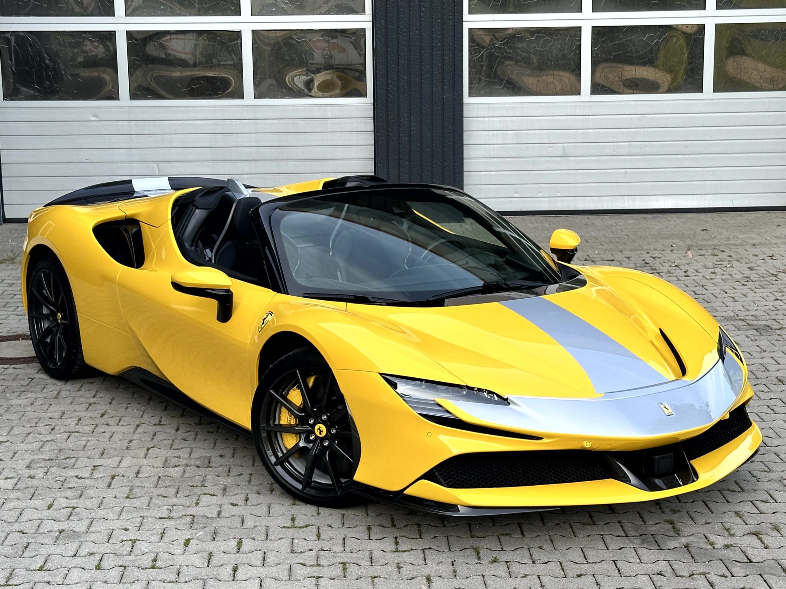 Ferrari SF90 Spider Assetto Fiorano Carbon