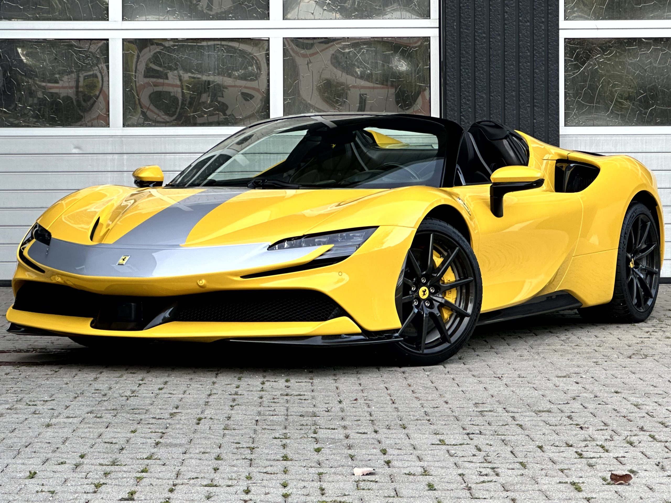 Ferrari SF90 Spider Assetto Fiorano Carbon