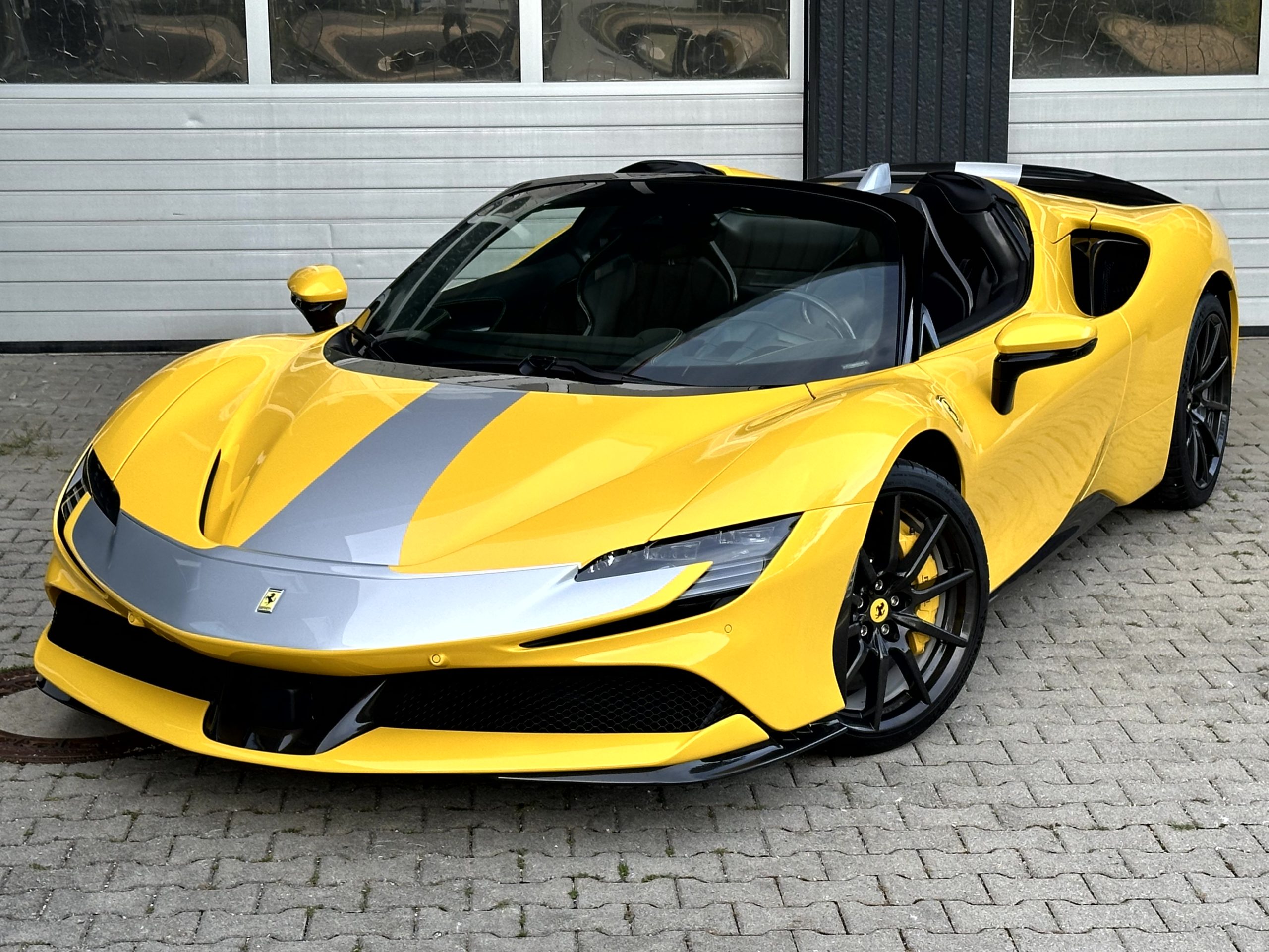 Ferrari SF90 Spider Assetto Fiorano Carbon