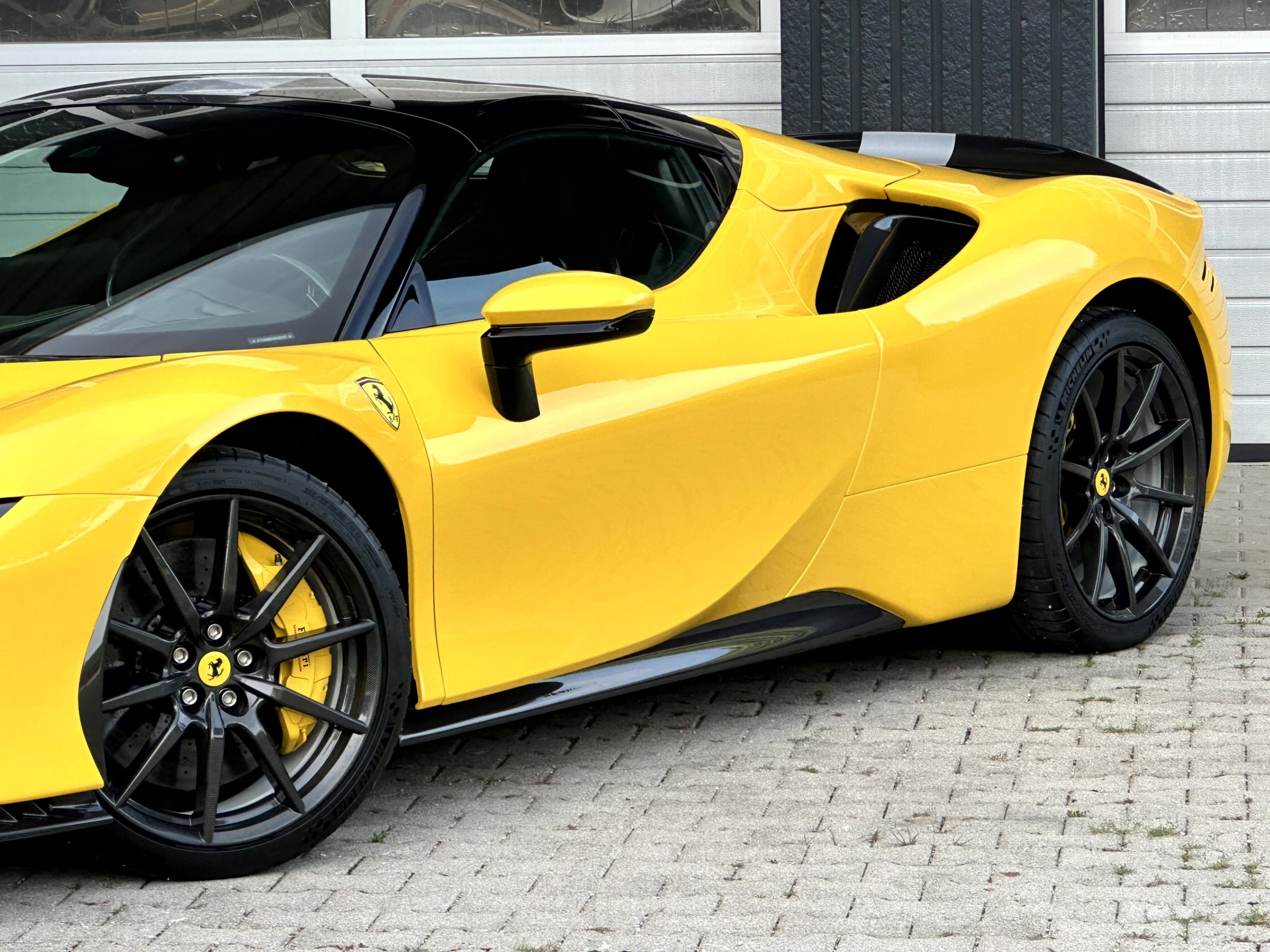 Ferrari SF90 Spider Assetto Fiorano Carbon