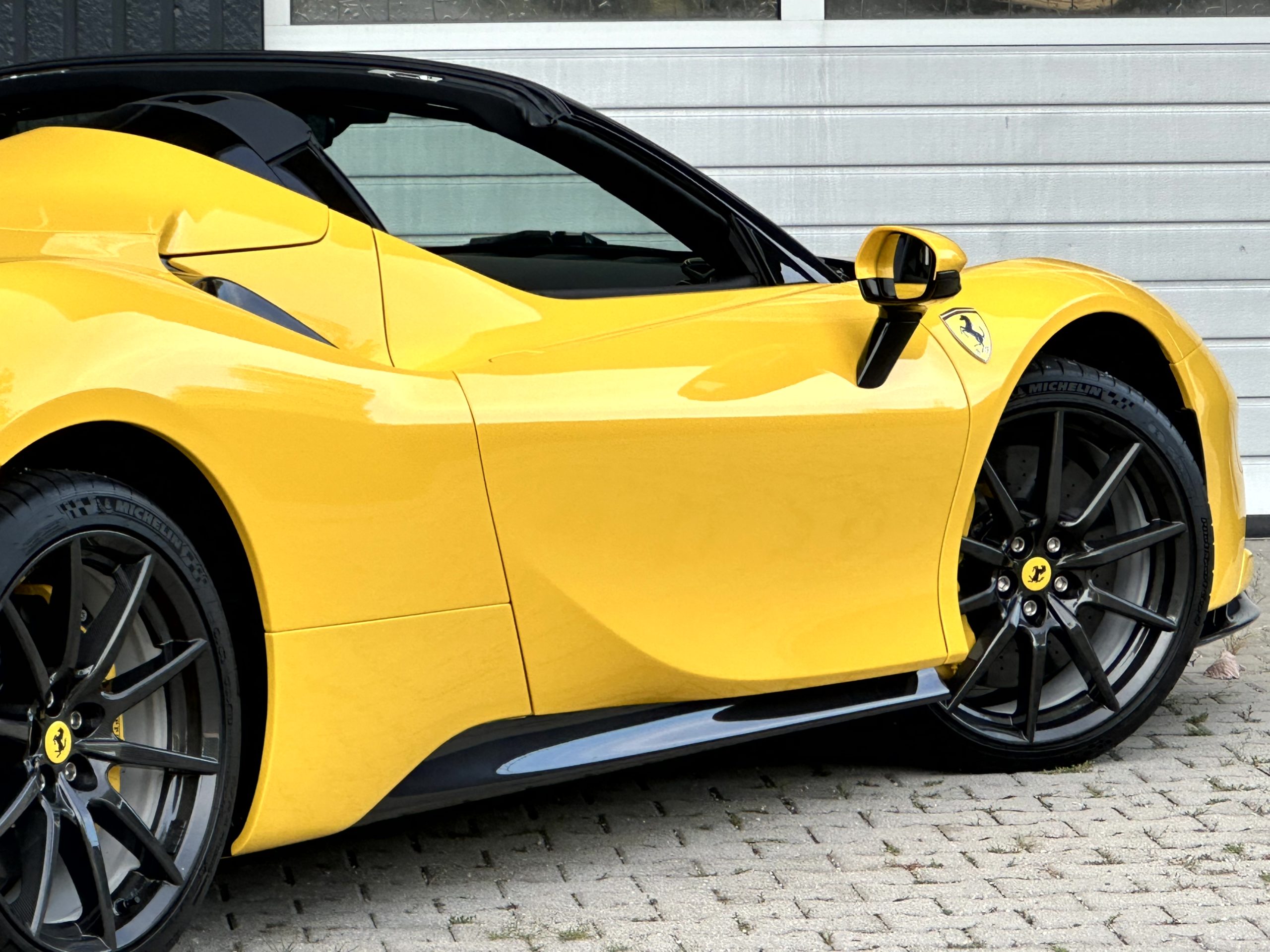 Ferrari SF90 Spider Assetto Fiorano Carbon