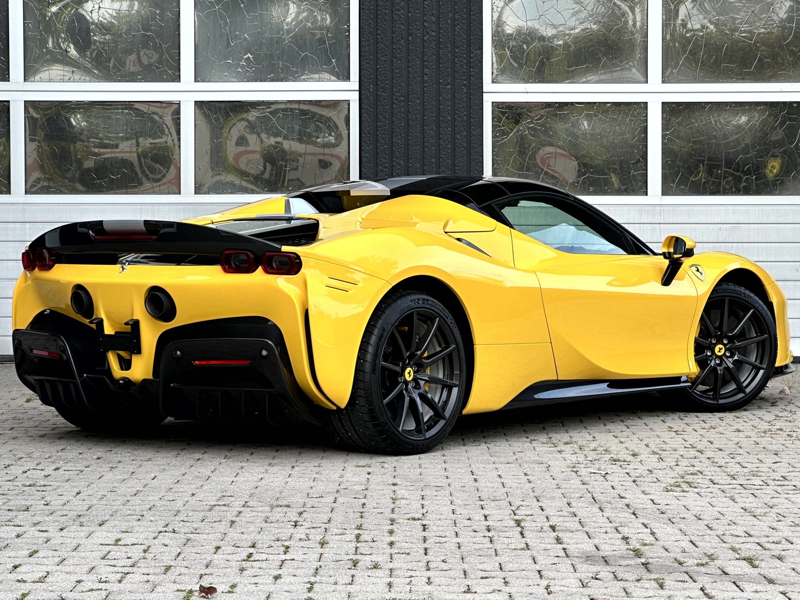 Ferrari SF90 Spider Assetto Fiorano Carbon