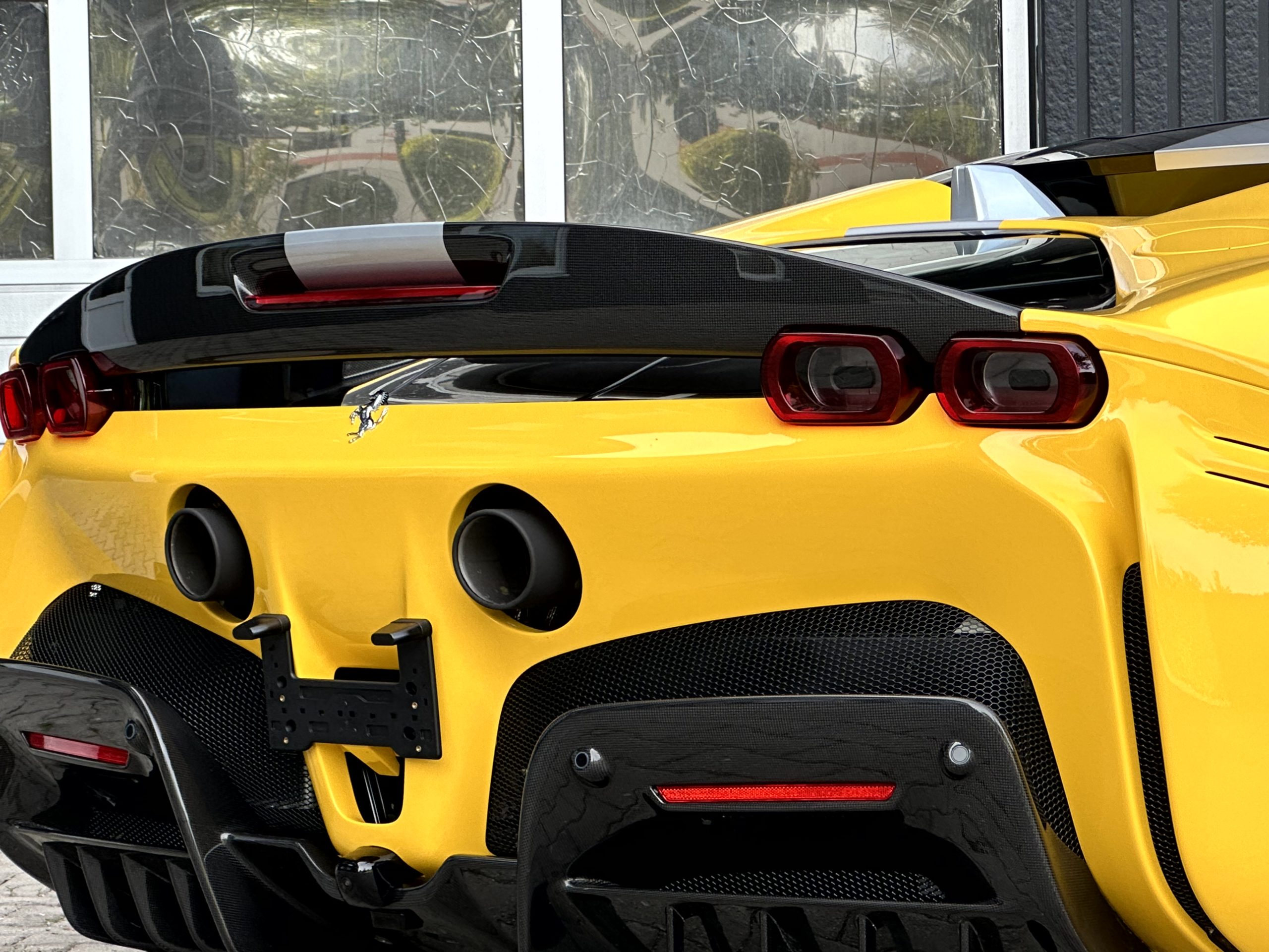 Ferrari SF90 Spider Assetto Fiorano Carbon