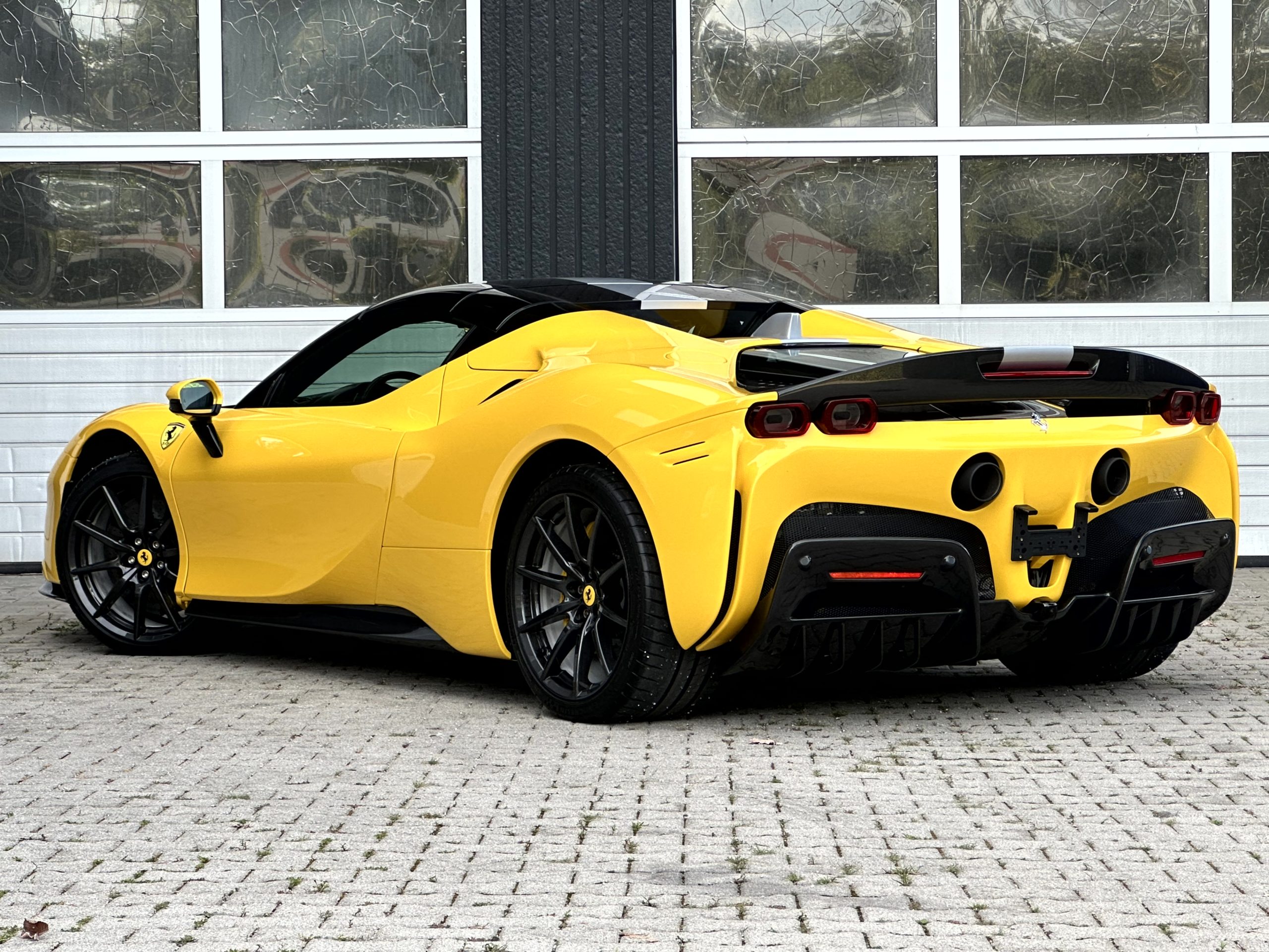 Ferrari SF90 Spider Assetto Fiorano Carbon