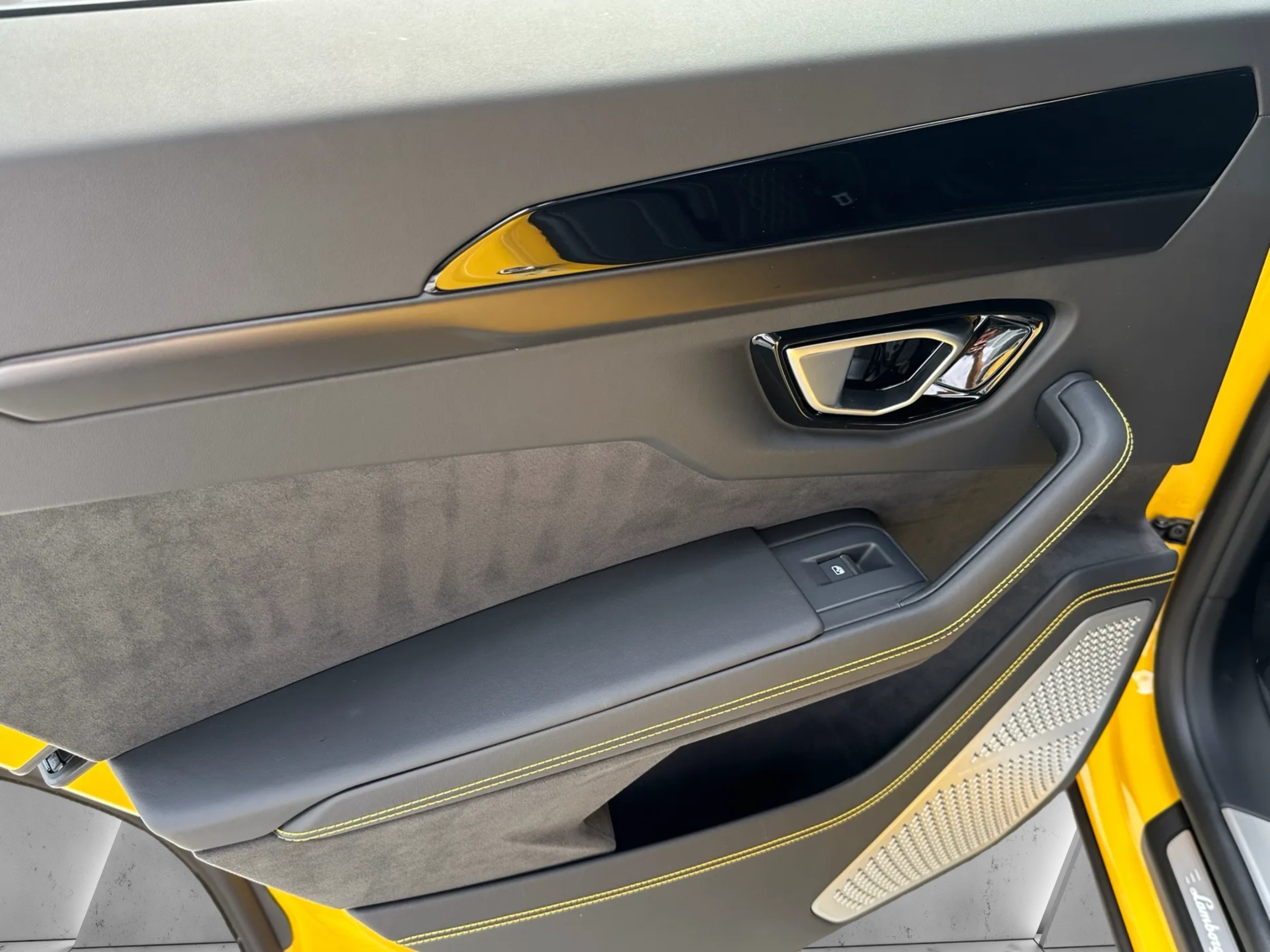 Lamborghini Urus URUS 4.0 SE MY2026 B&O PANO GIALLO AUGE