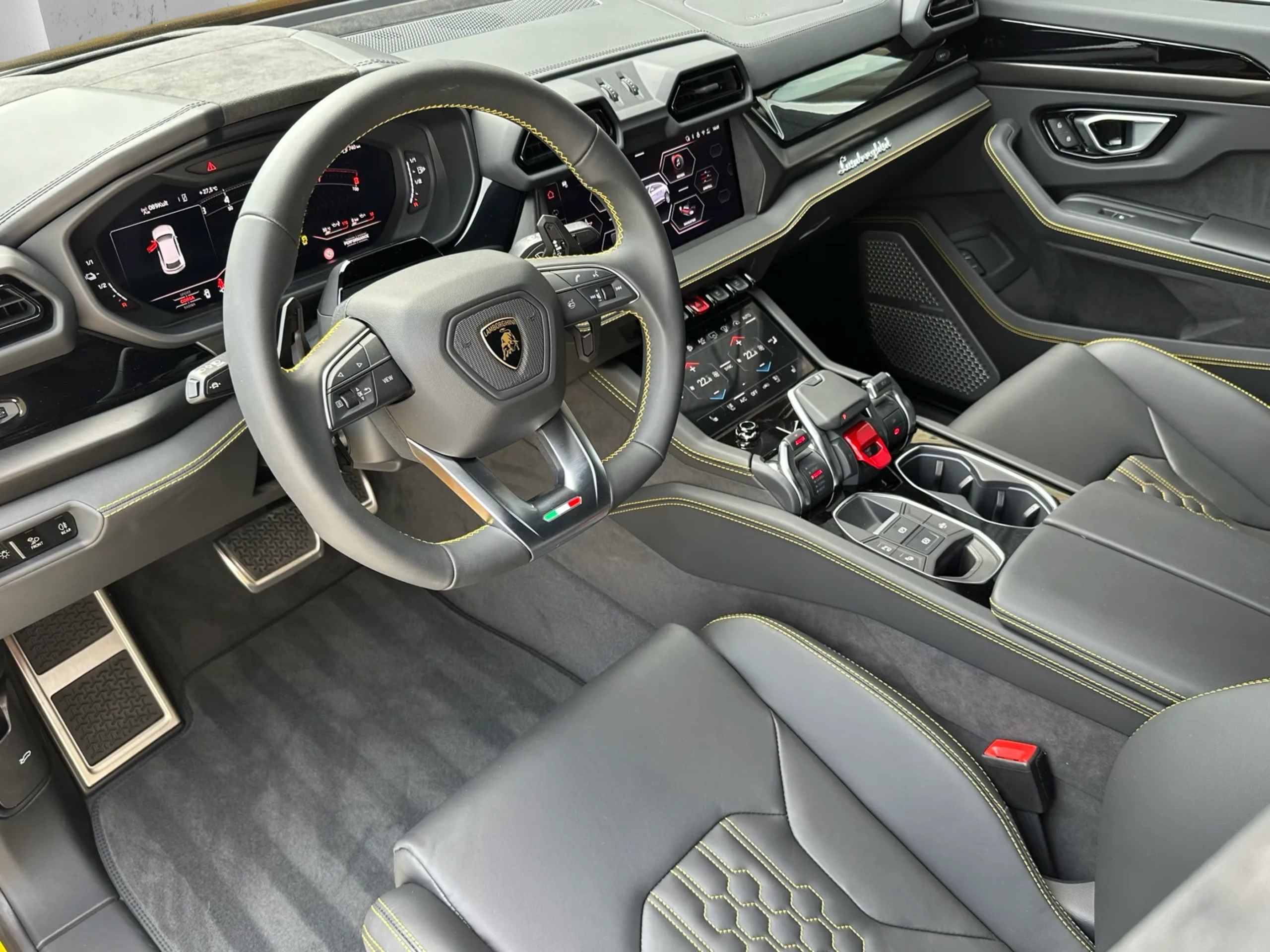 Lamborghini Urus URUS 4.0 SE MY2026 B&O PANO GIALLO AUGE