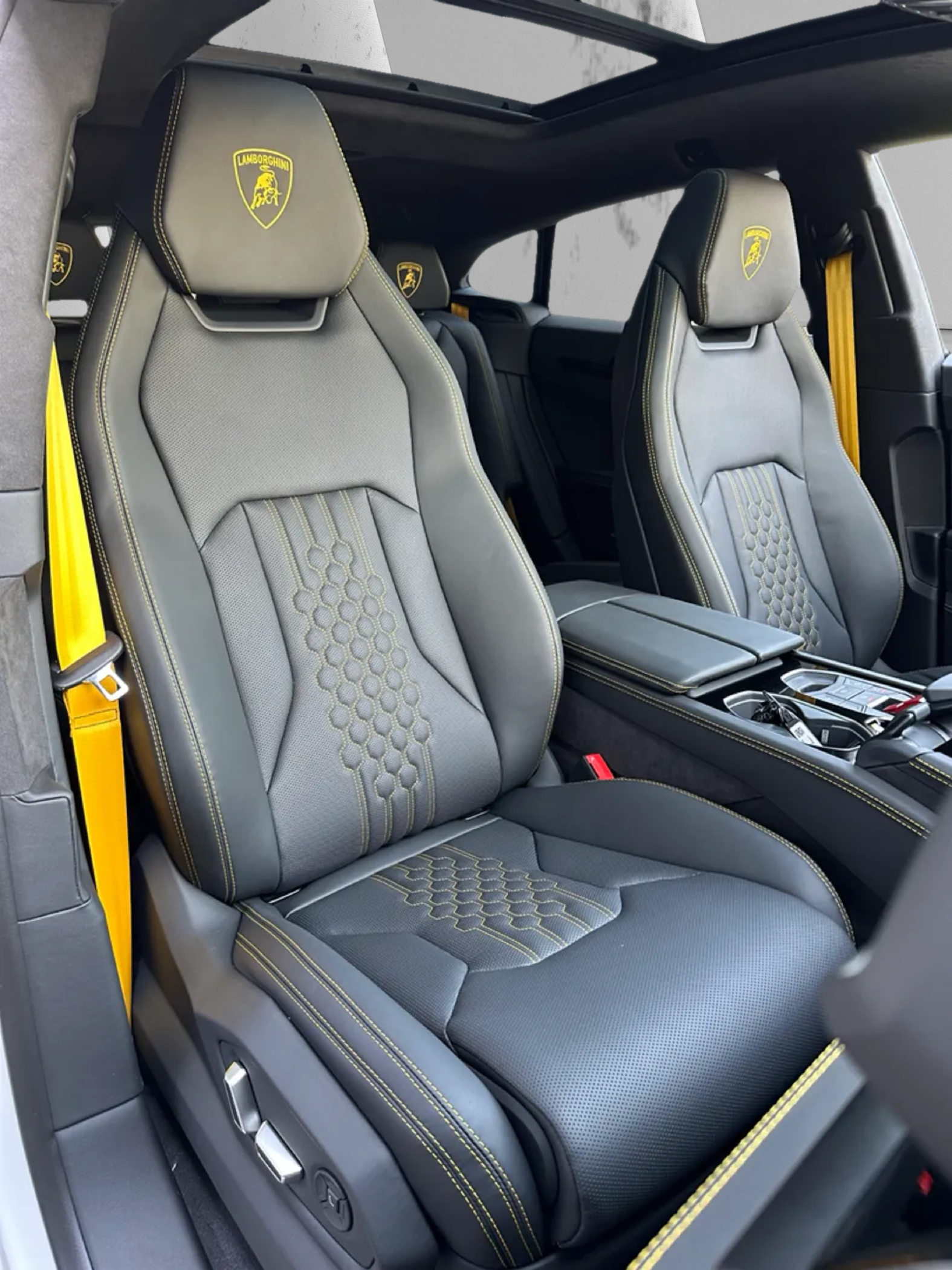 Lamborghini URUS 4.0 SE MY2026 B&O PANO MASSAGE DARK FULL