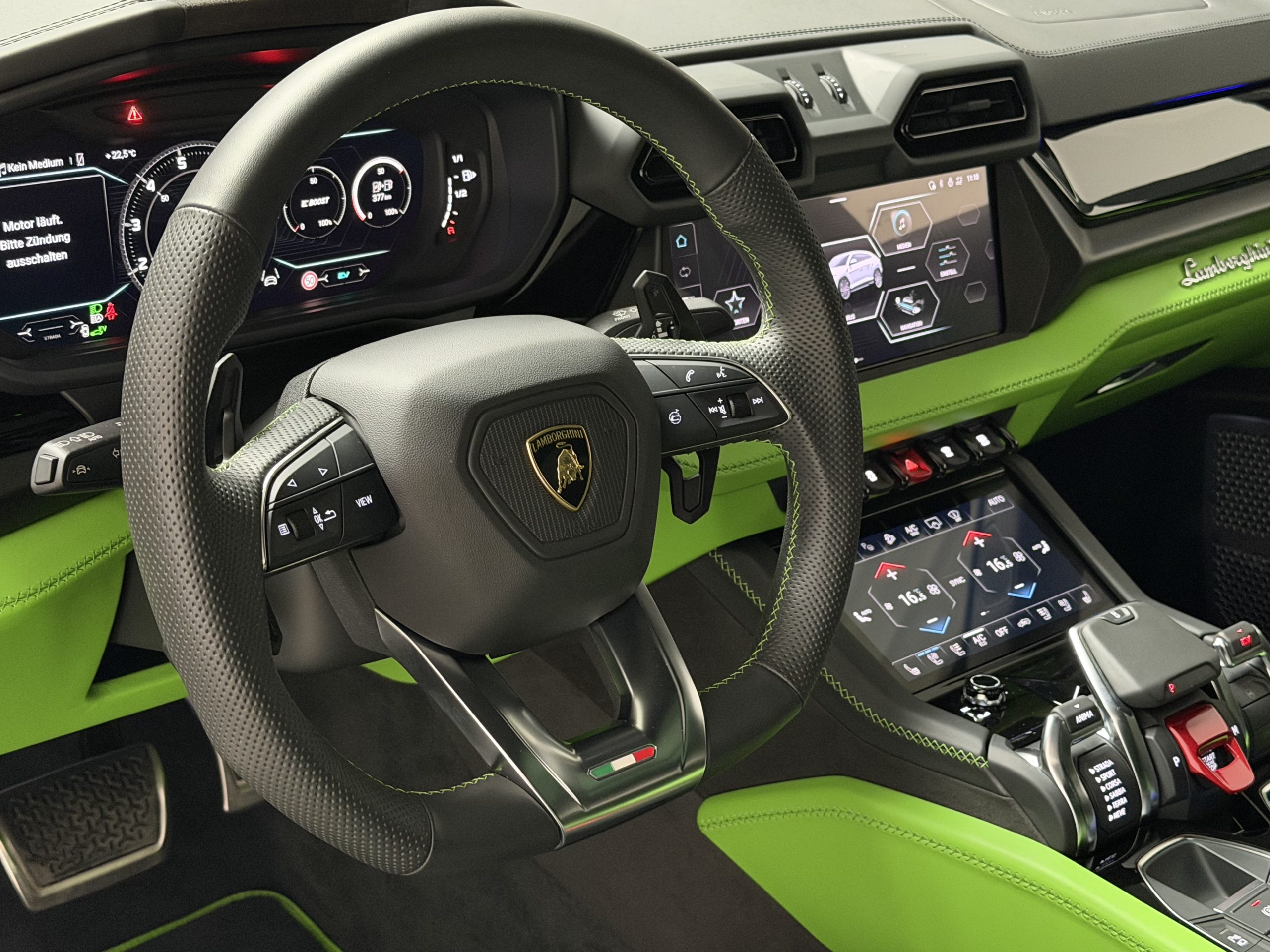 Lamborghini Urus SE 2025