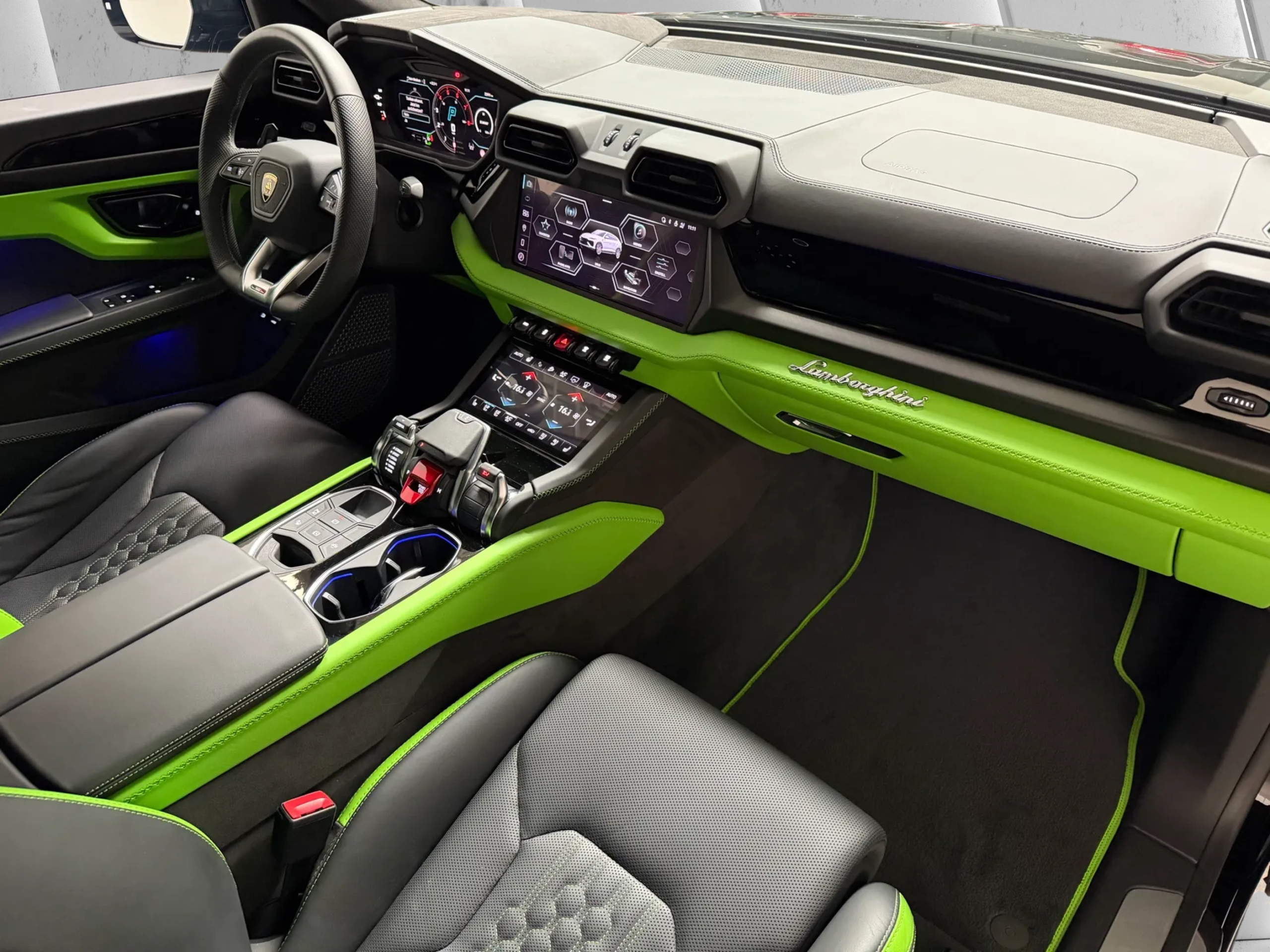 Lamborghini Urus SE 2025